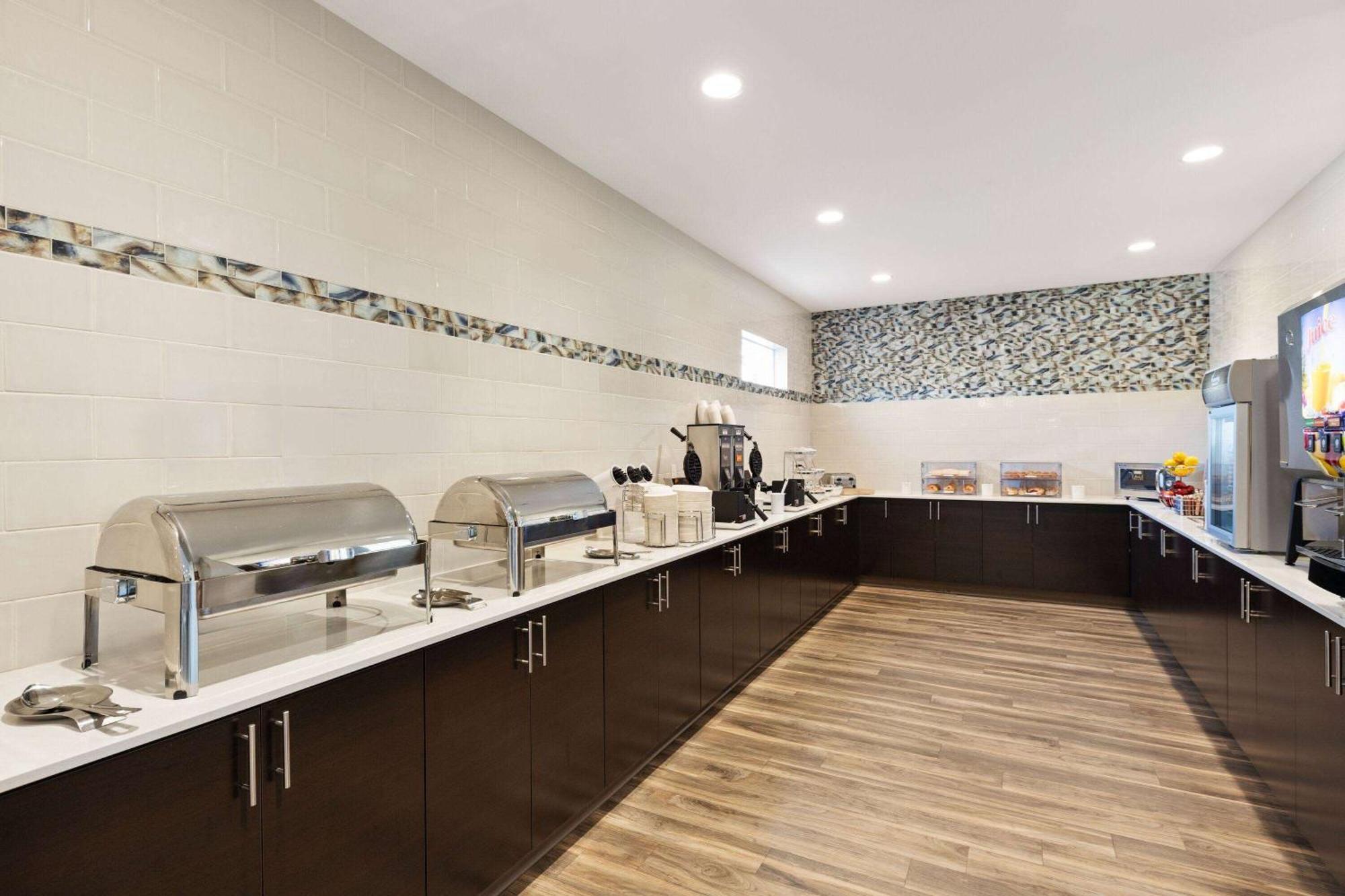 La Quinta Inn & Suites By Wyndham Уэнатчи Экстерьер фото