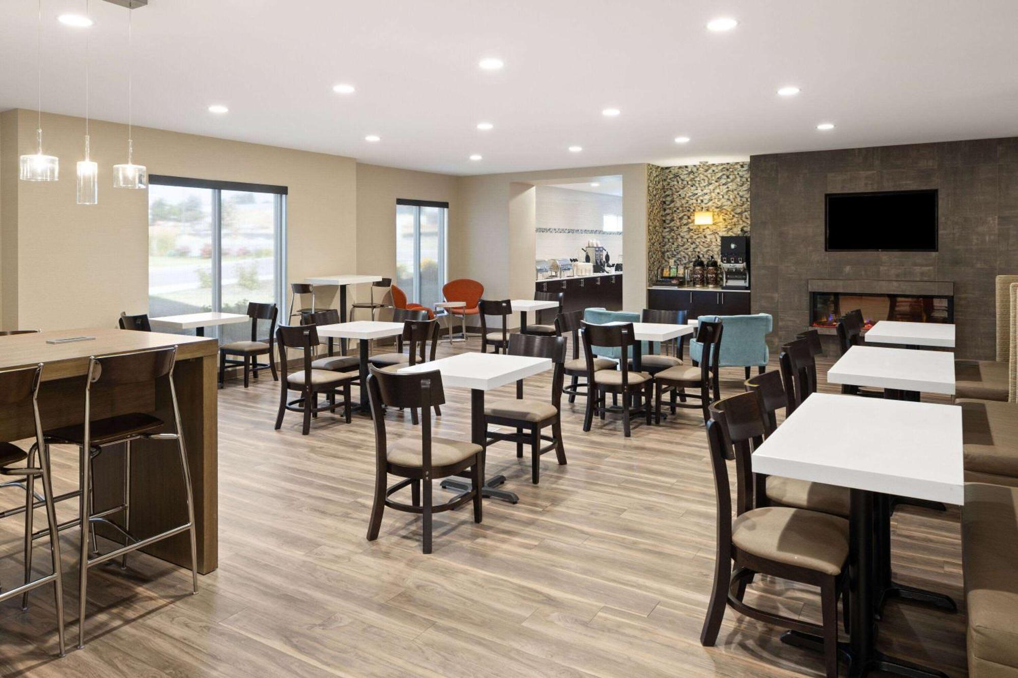 La Quinta Inn & Suites By Wyndham Уэнатчи Экстерьер фото