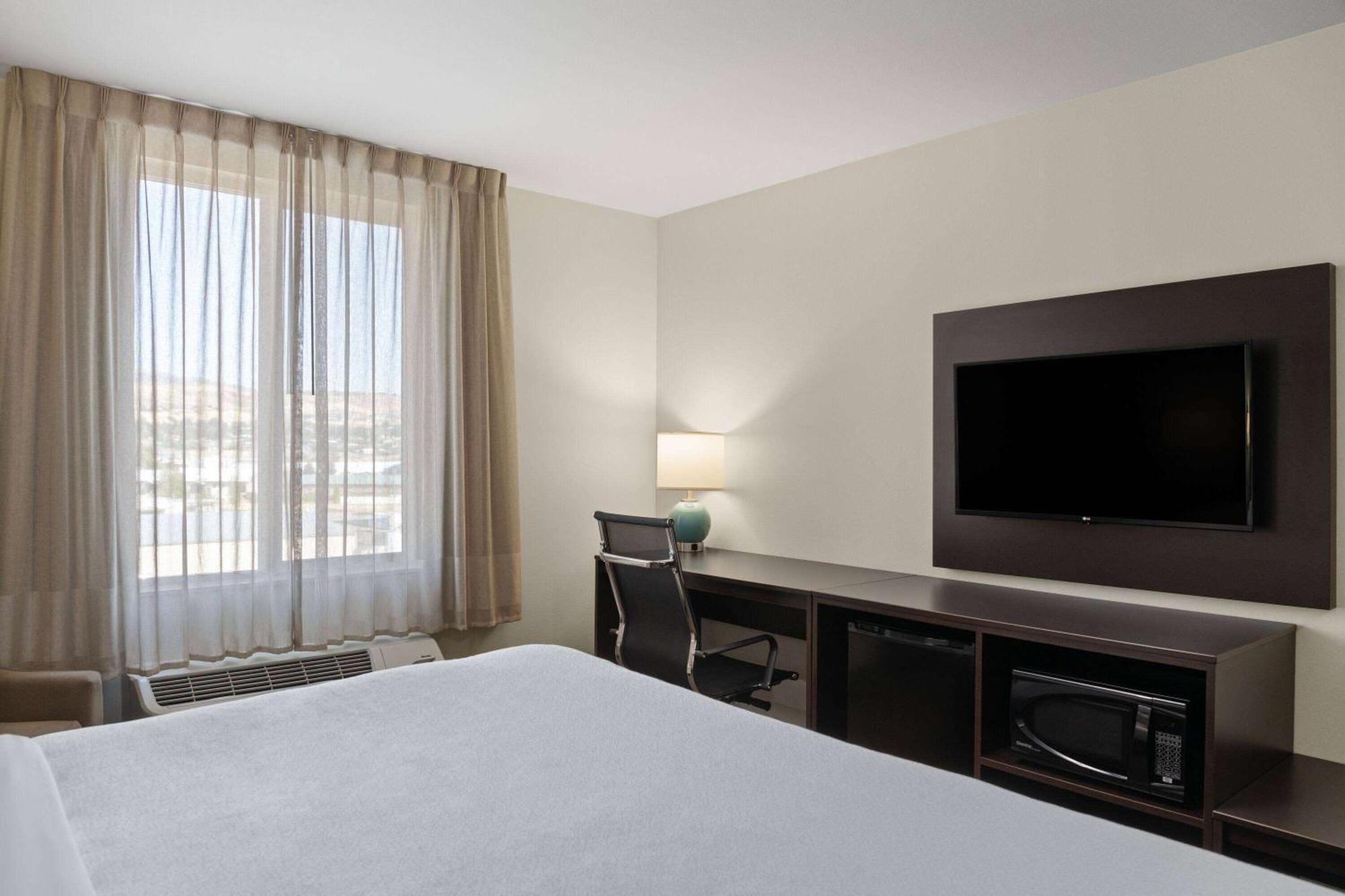 La Quinta Inn & Suites By Wyndham Уэнатчи Экстерьер фото