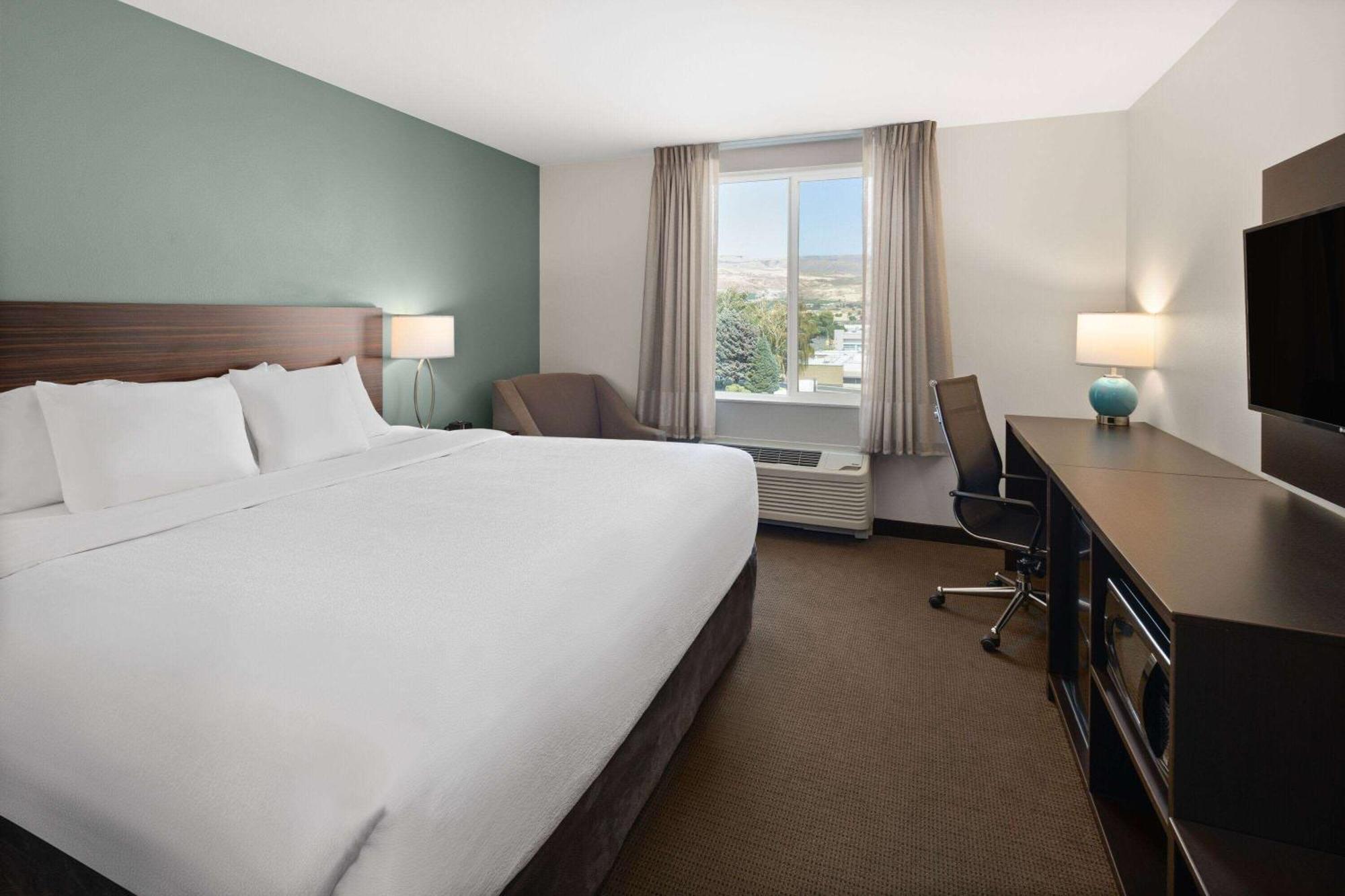 La Quinta Inn & Suites By Wyndham Уэнатчи Экстерьер фото